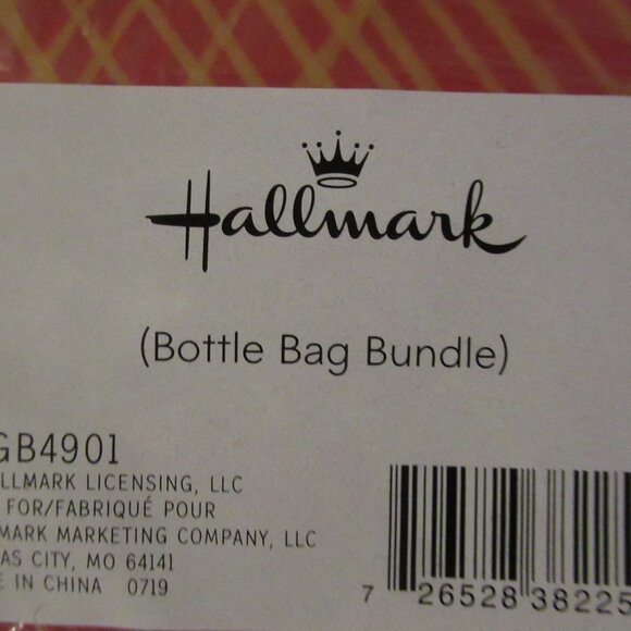 Red and Gold Wine Bottle Gift Bag Bundle 4 piece - Picture 2 of 3